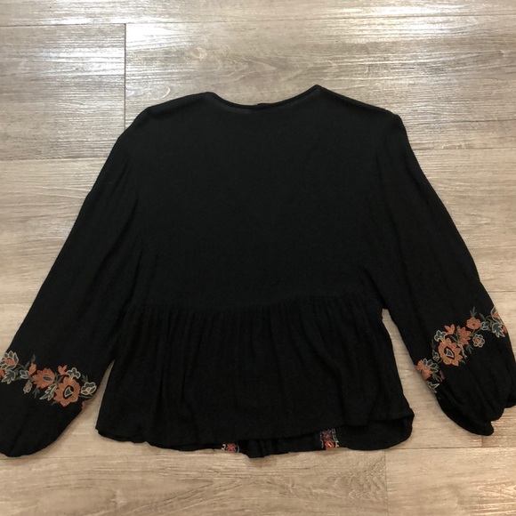 American Eagle embroidered blouse - Picture 3 of 4